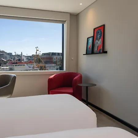 Radisson Red Hotel V&A Waterfront Cape Town-2